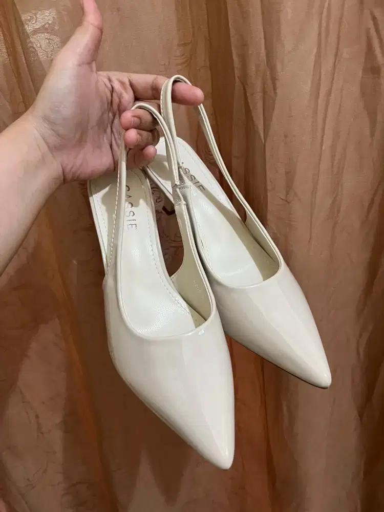 Cassie sepatu heels