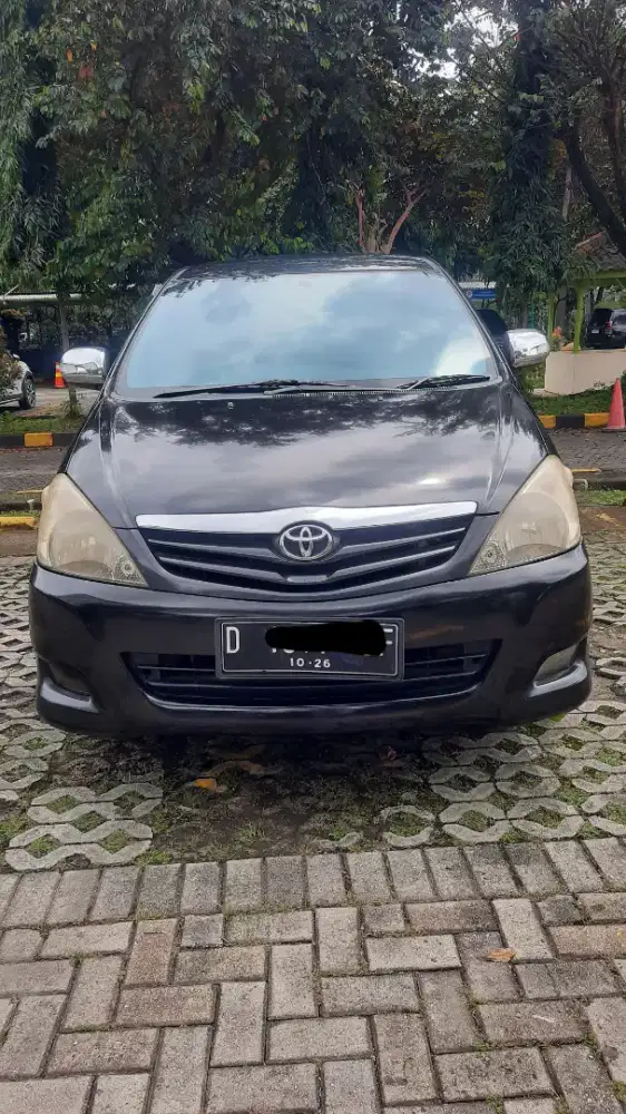 Innova G 2.0 Luxury M/T Plat D