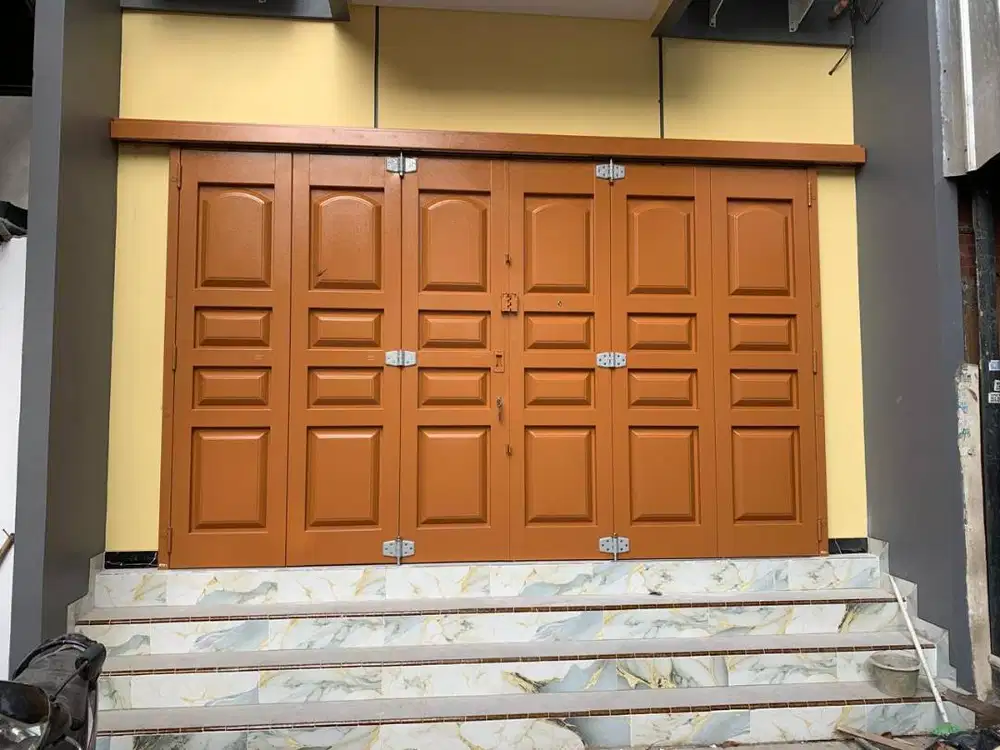 Pintu Rumah Garasi