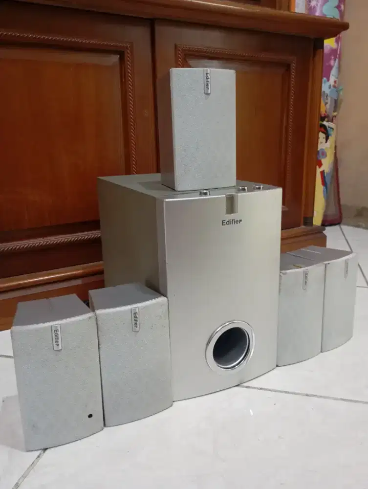 Home theater Edifire R351