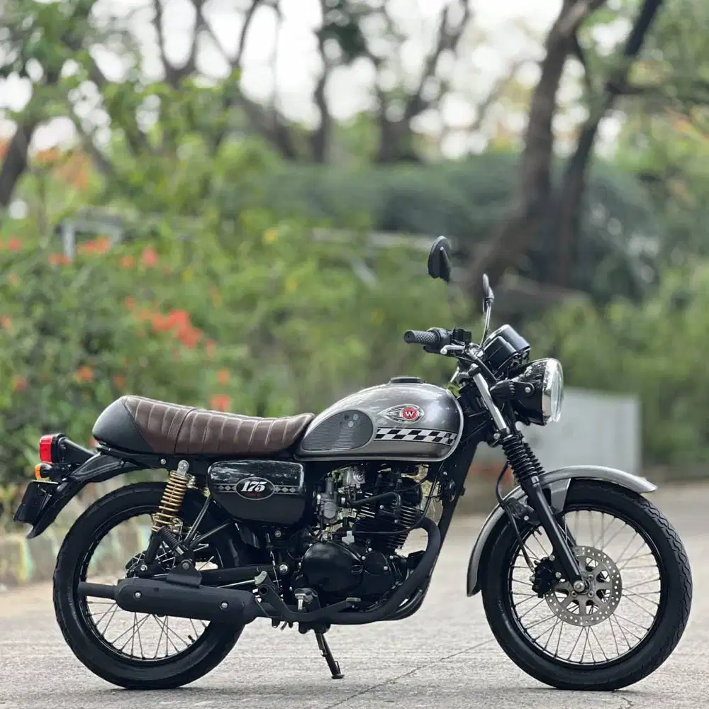 KAWASAKI W175 CAFE GREY 2023 KM RENDAH PAJAK PANJANG SIAP RIDING