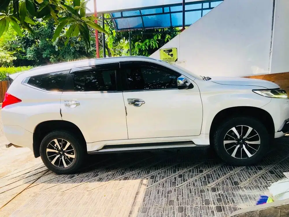 Ada mobil  Pajero Sport dakkar 2x4