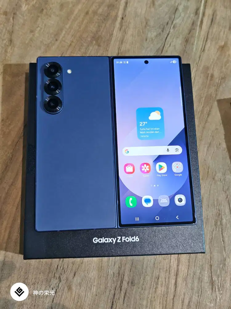 Samsung Z Fold 6 12/512 bekas resmi sein/ Like new
