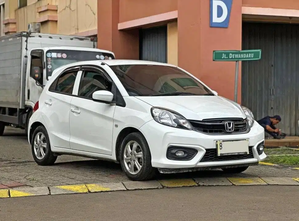 KM 35rb Honda Brio 1.2 E MT 2017 putih Metalik Service Record Dp 8Jt