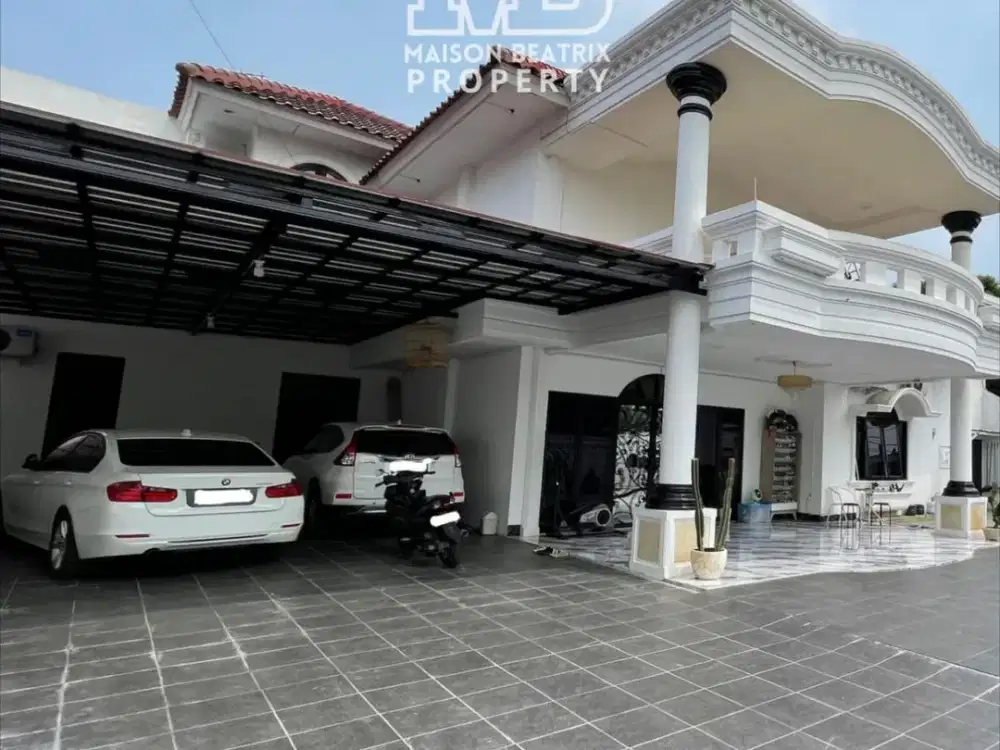 RUMAH 2LT DENGAN PRIVATE POOL FULLY FURNISH SIAP HUNI - SERPONG UTARA TANGSEL