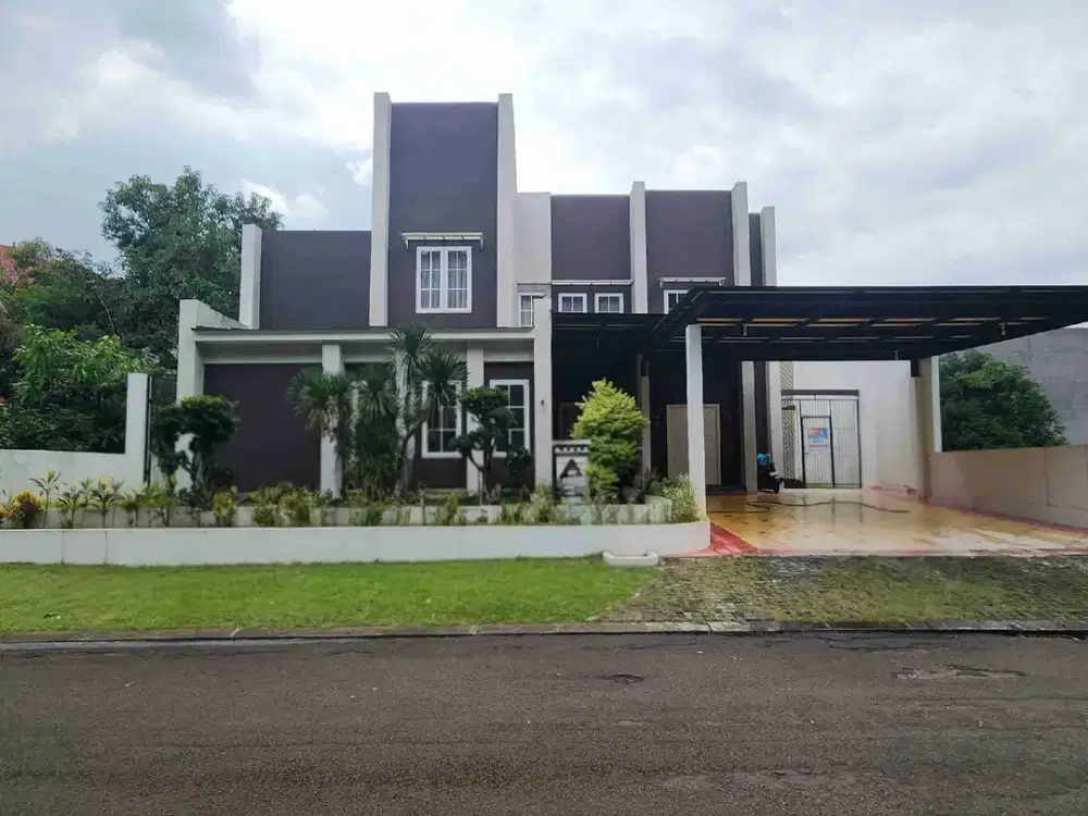 Rumah Mewah Baru Renovasi Siap Huni Ada Kolam Renang