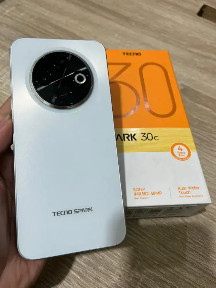 Tecno Spark 30c 6/128gb fulset mulus. Garansi sampai 29 Oktober 2026.