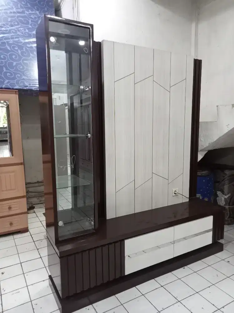 CICILAN MURAH BUVET TV DENGAN BACKDROP