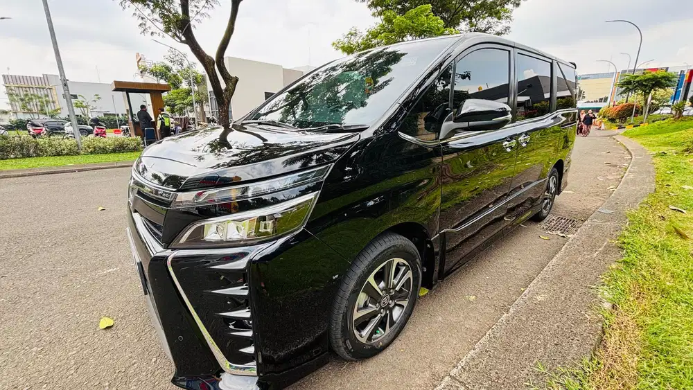 Toyota Voxy 2021 Istimewa Low KM