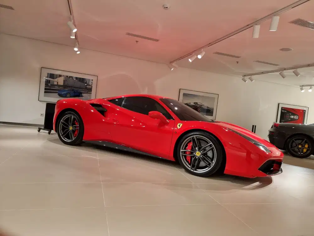 Ferrari 488 Spider 2019 Bensin