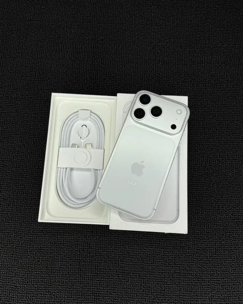 Iphone 17 pro 256GB ibox warna silver