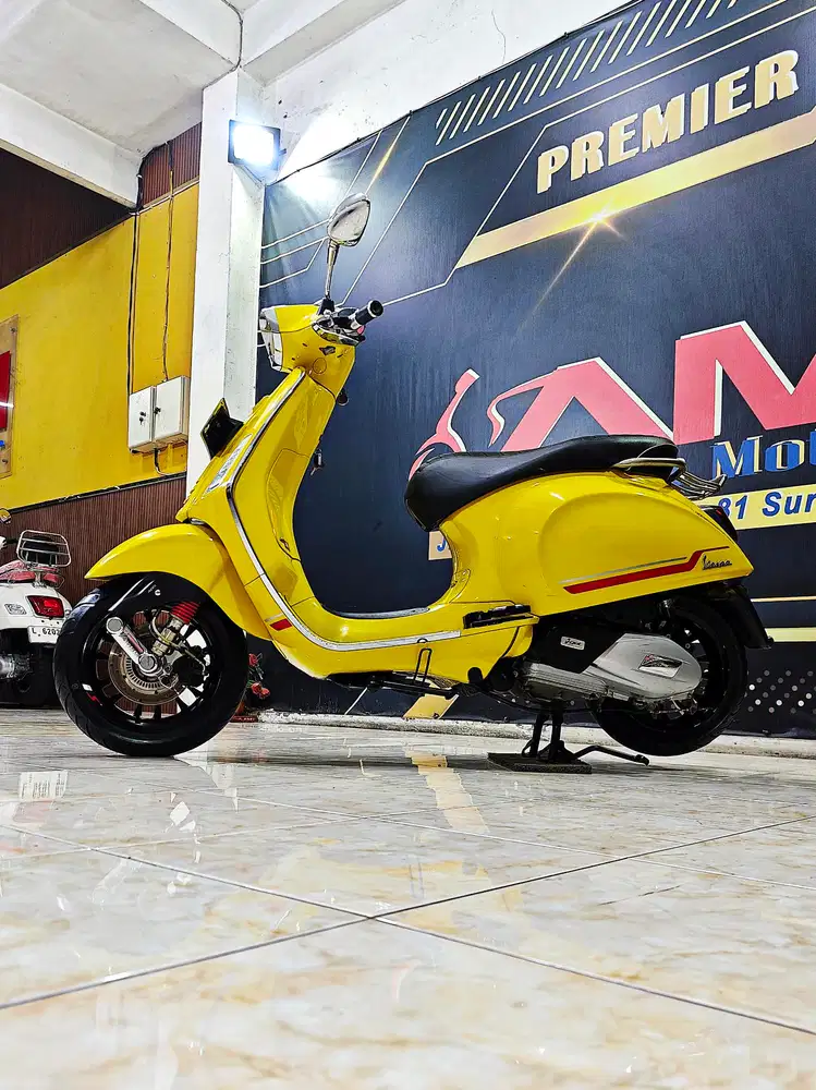 Sprint S abs clasic Modern Yellow Sole glossy .Anugerah motor rungkut