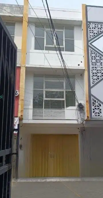 Dijual/Disewakan Ruko 3lt Raya Manukan Tama Sby