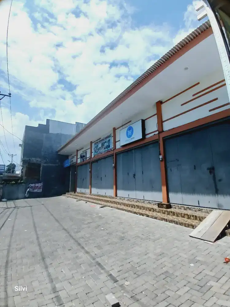 Disewakan Ruko baru kompx ramai di Winangun Malalayang Mdo