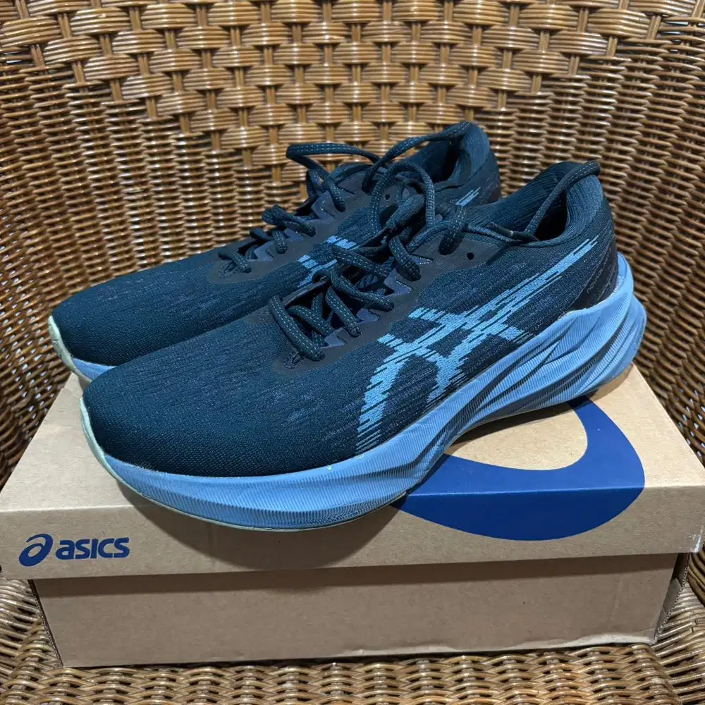 Sepatu Asics Novablast 3