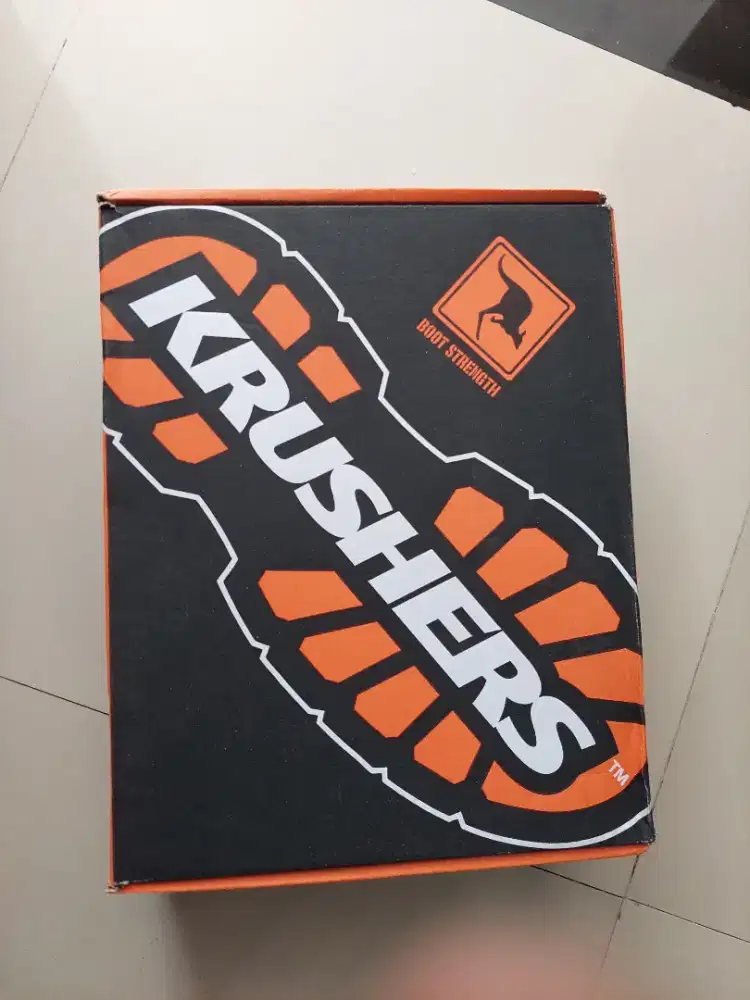 sepatu safety Crusher sole plate