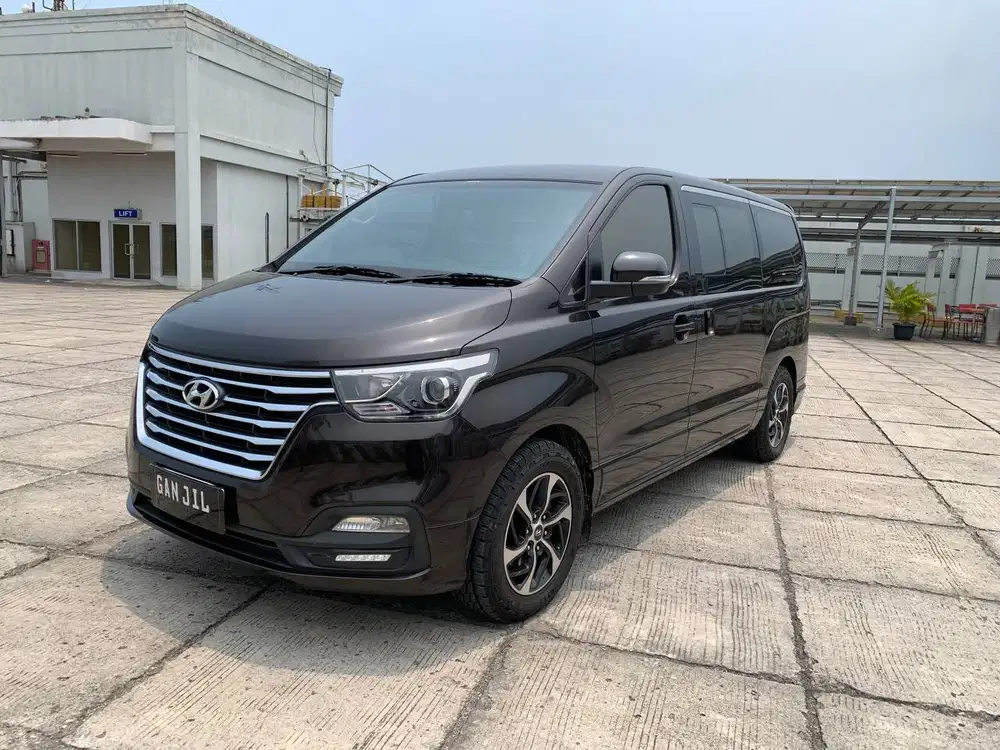 NEW MODEL LOW KM 47RB RECORD !! Hyundai H-1 Royale Diesel 2.5 AT 2018