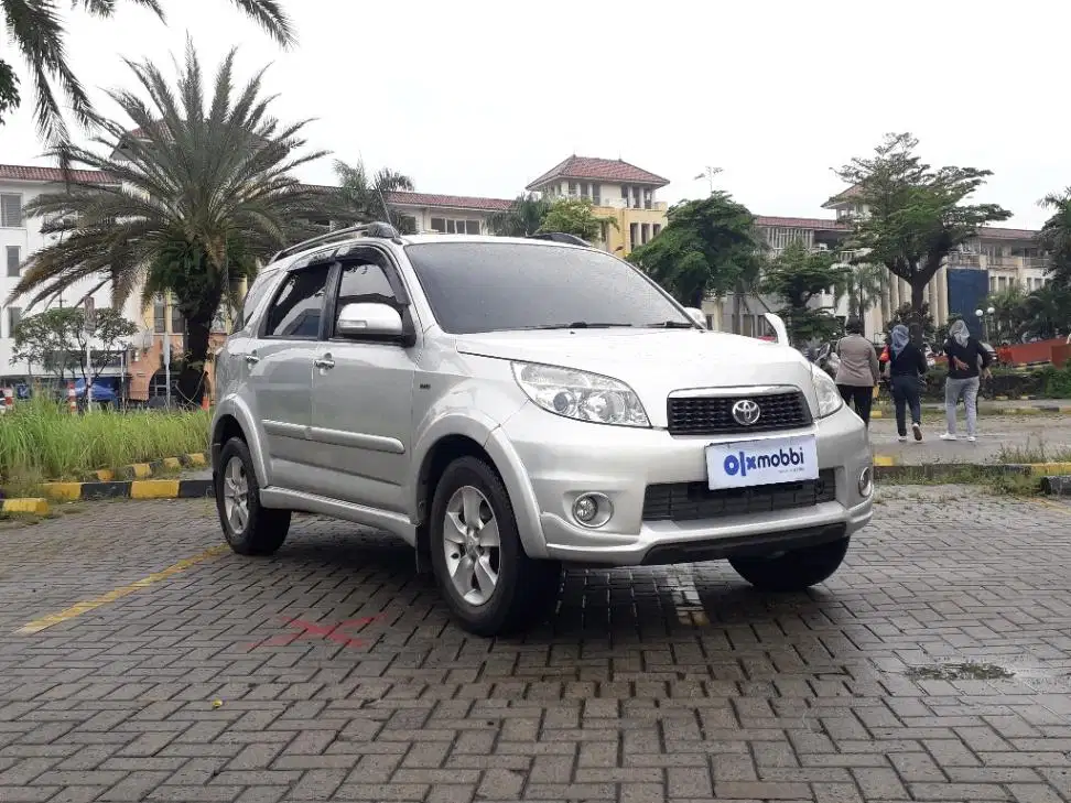 Garansi Mesin 1th TDP 6,JT Toyota Rush 1.5 G Bensin-AT Silver 2012