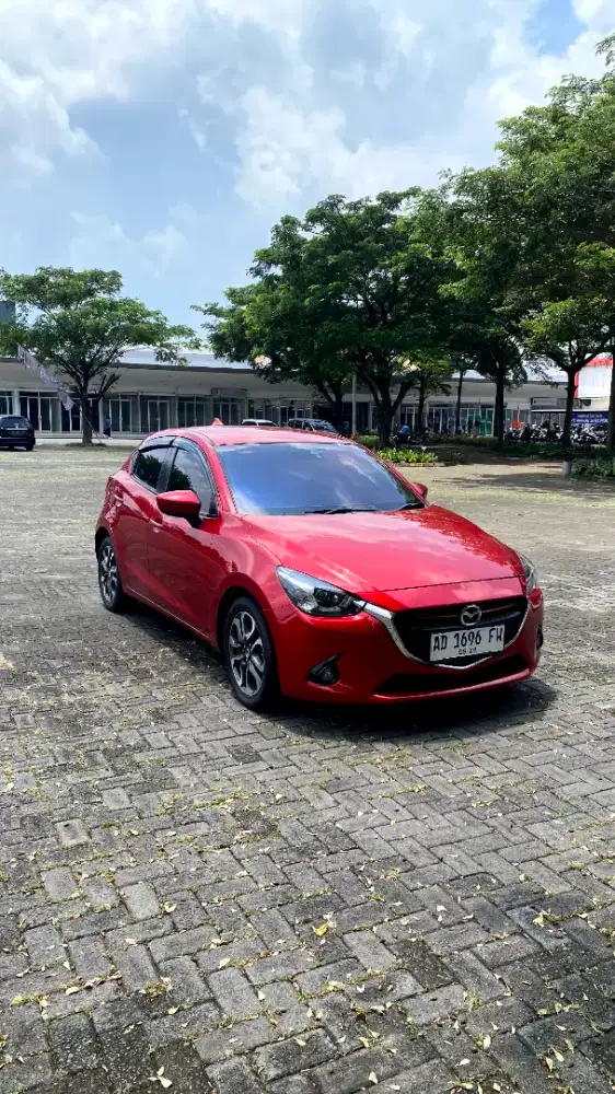 MAZDA 2 GT AT SKYACTIVE Merah Cantik Tahun 2015