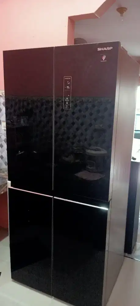 Kulkas digital Sharp 4pintu