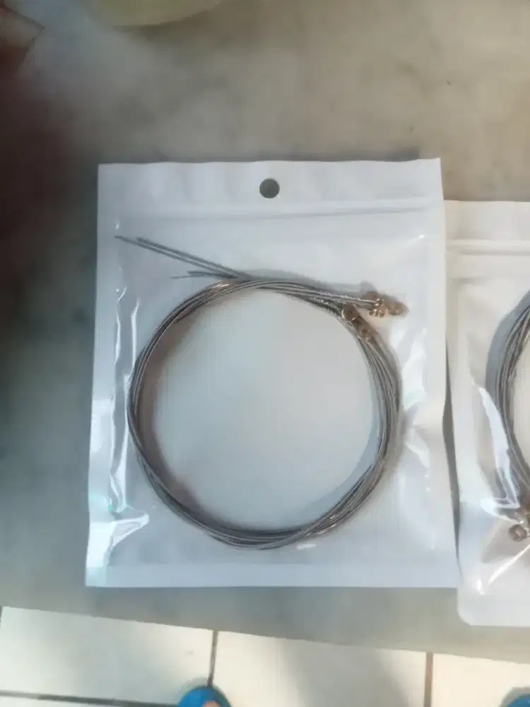 Senar gitar elektrik unpacking