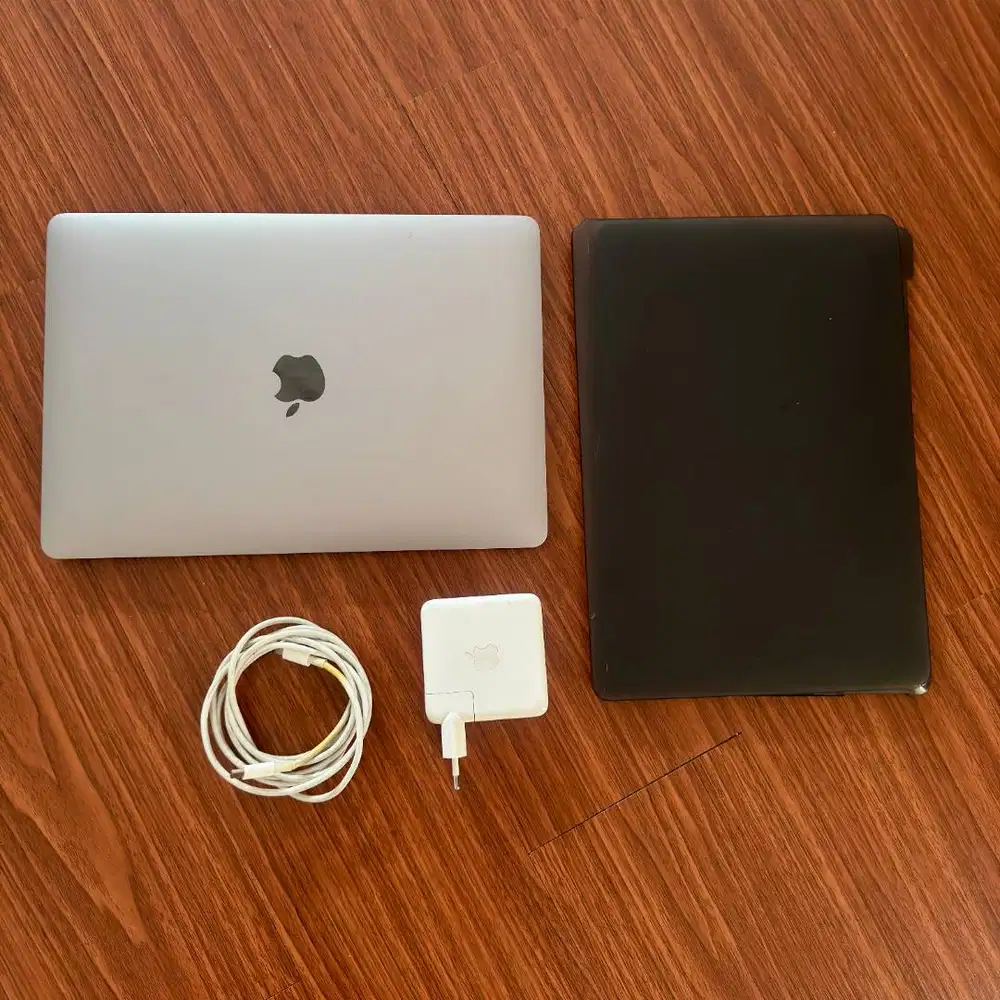 Macbook Pro M1 2020 8/256