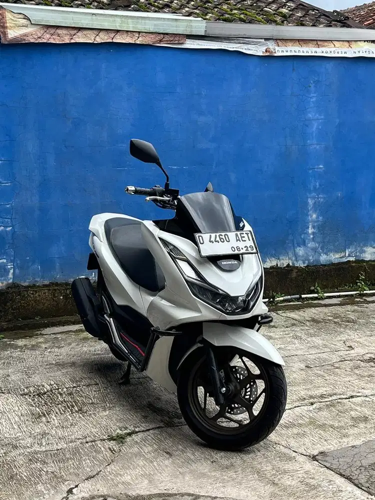 Low Km 8rb - Honda PCX 160 ABS 2024 Putih