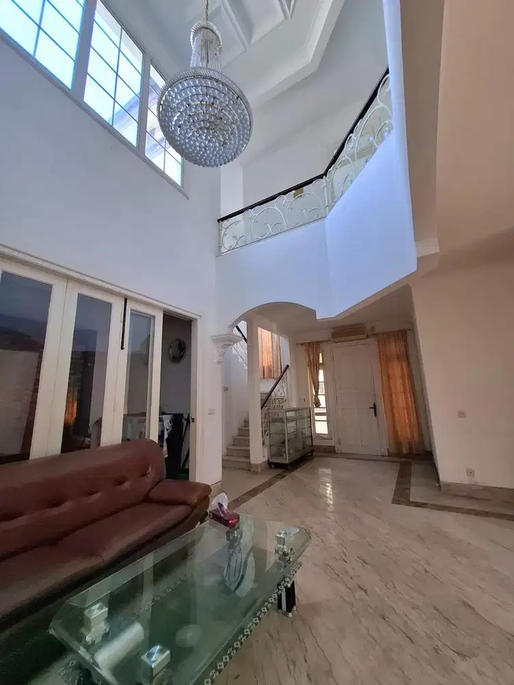 Dijual Murah Rumah Posisi Hook di Legenda Wisata Cibubur