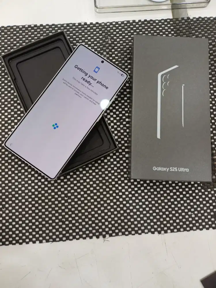 SAMSUNG GALAXY S25 ULTRA