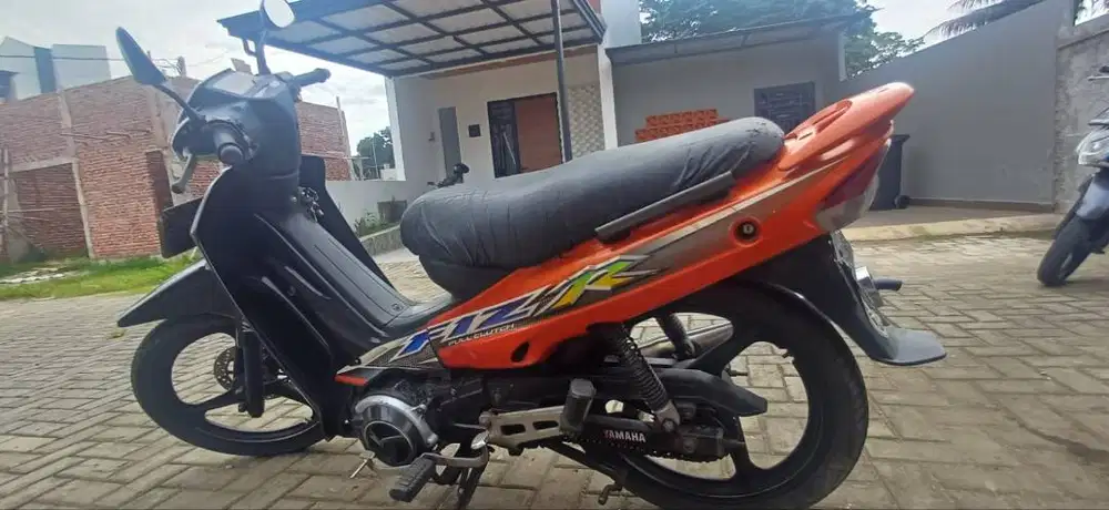 F1ZR Hitam Ganteng