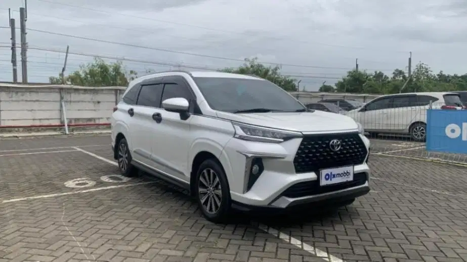 KM RENDAH - Toyota Avanza 1.5 New Veloz CVT Bensin-AT 2022 SUBM