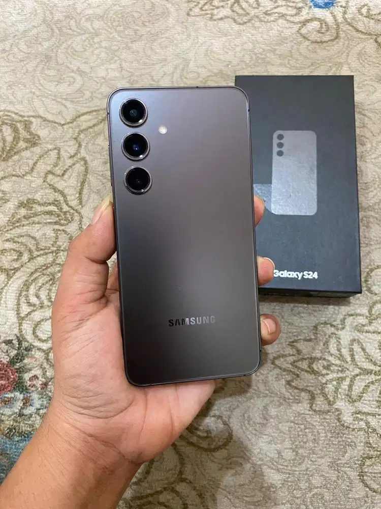 SAMSUNG S24 8/512gb MULUS SEIN FULLSET