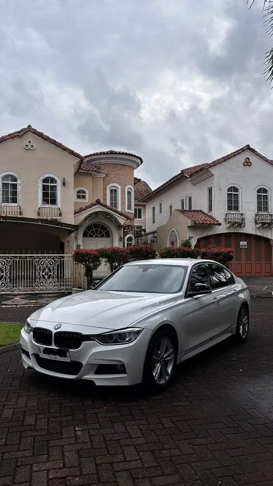 BMW 320i 2014 Bensin