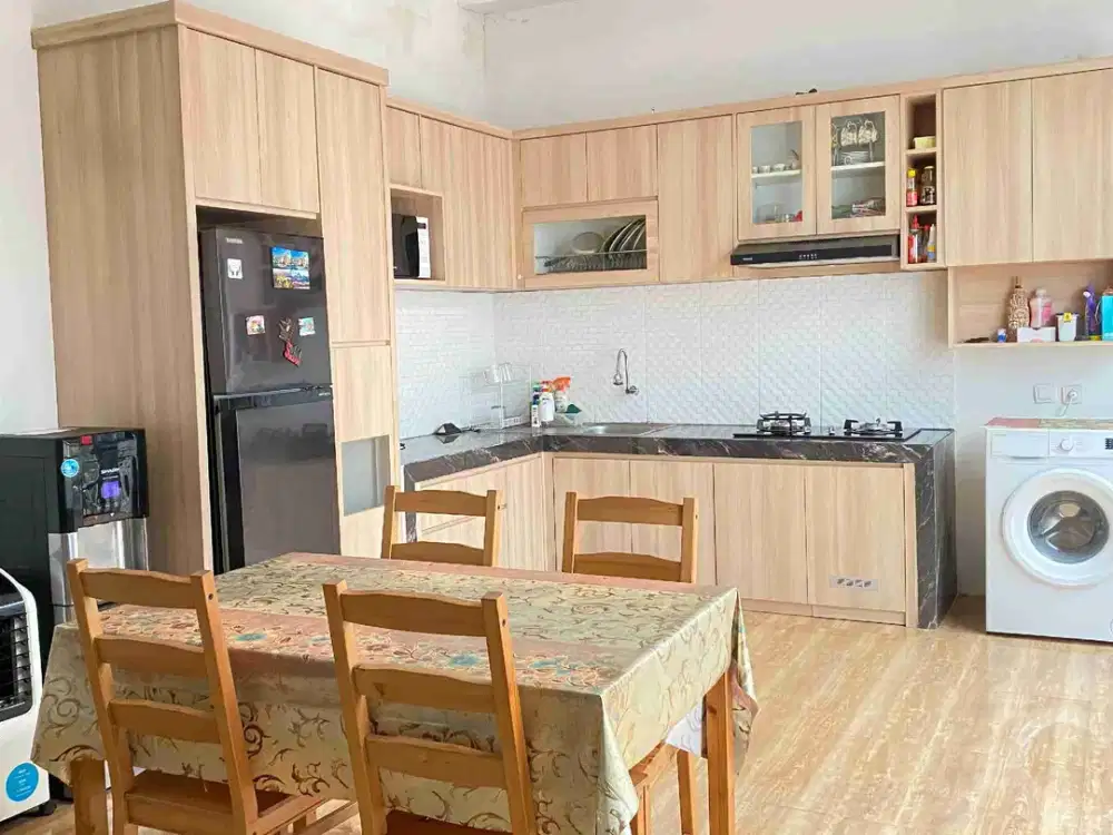 Rumah full furnish terawat 2 lantai nusaloka bsd tangerang