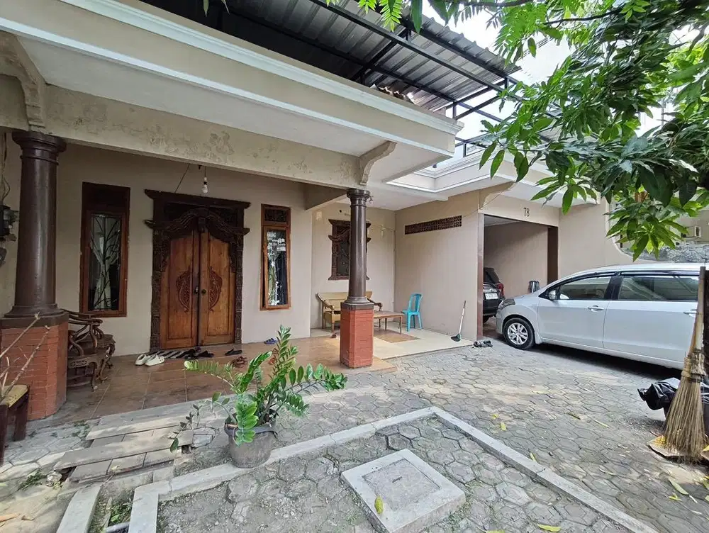 Dijual Cepat Rumah pinggir Jalan utama