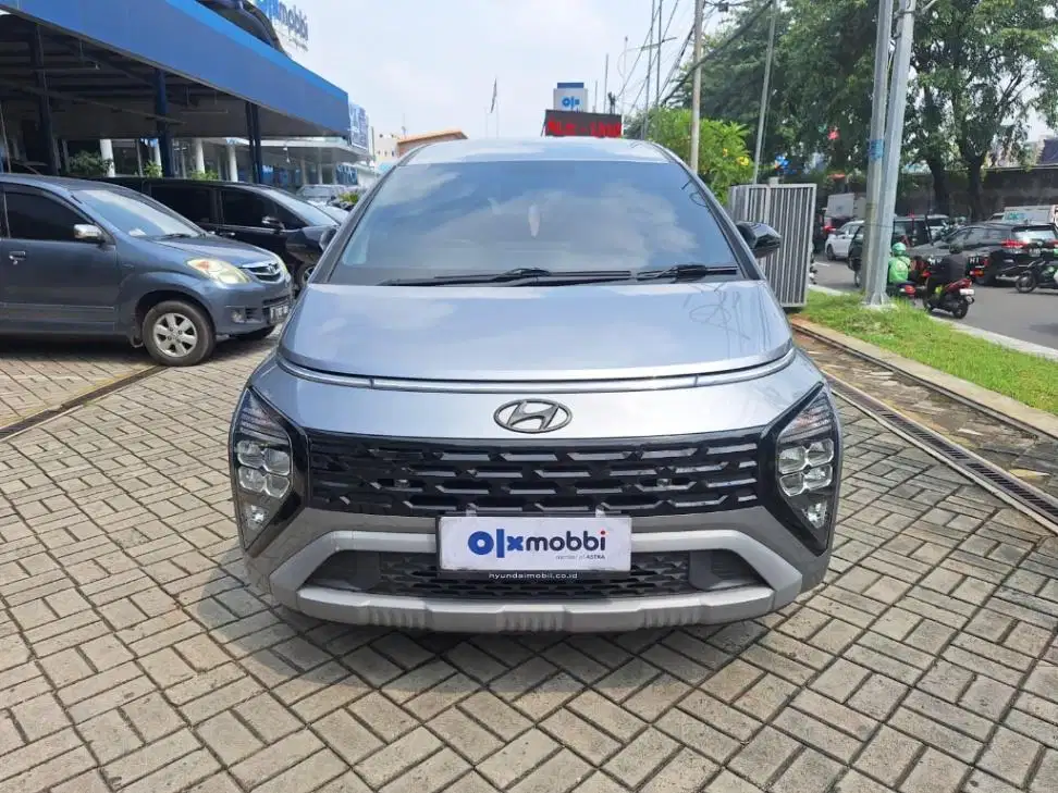 DP RINGAN Hyundai Stargazer 1.5 Trend Essential Bensin-AT 2025 Abu CAL