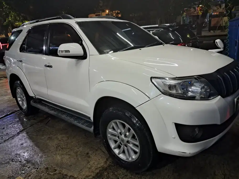 Dijual Fortuner 2013 G Luxury AT Putih bensin 2,7cc pake sendiri