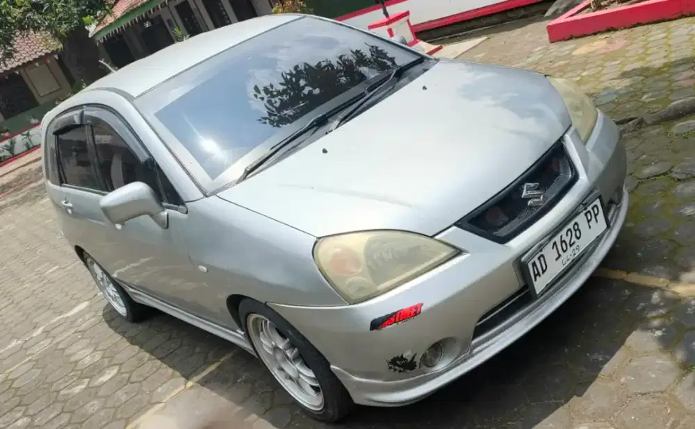 Suzuki aerio 2004