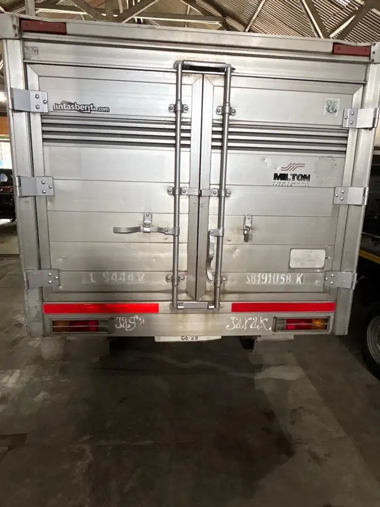 Mitsubishi L300 Box 2008