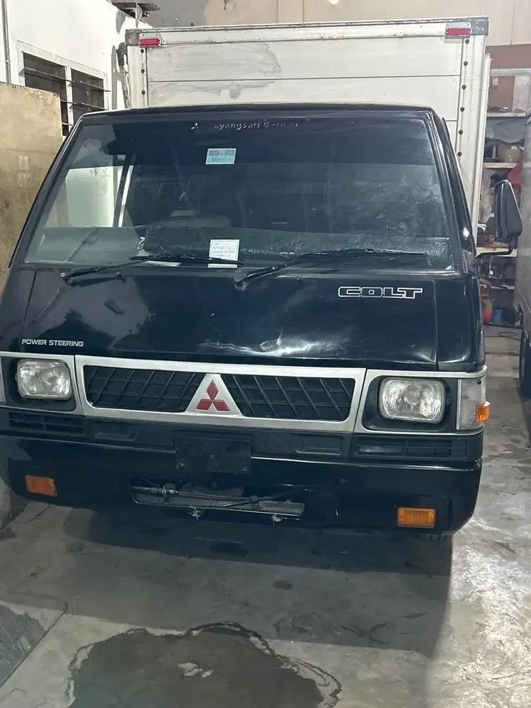 Mitsubishi L300 Box 2008