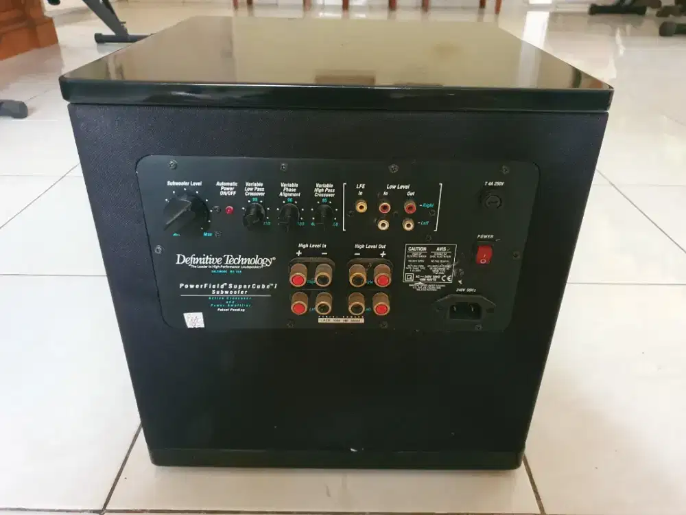 Subwoofee definitive super cube i