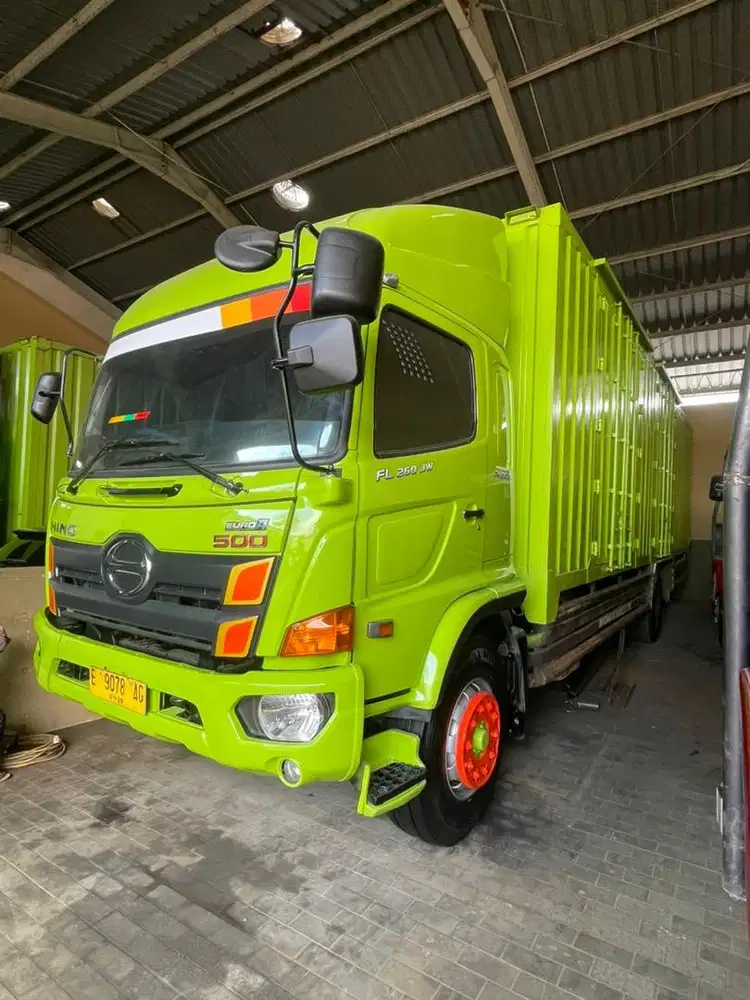 Truk Box Hino 500 FL 260 JW Tahun 2022