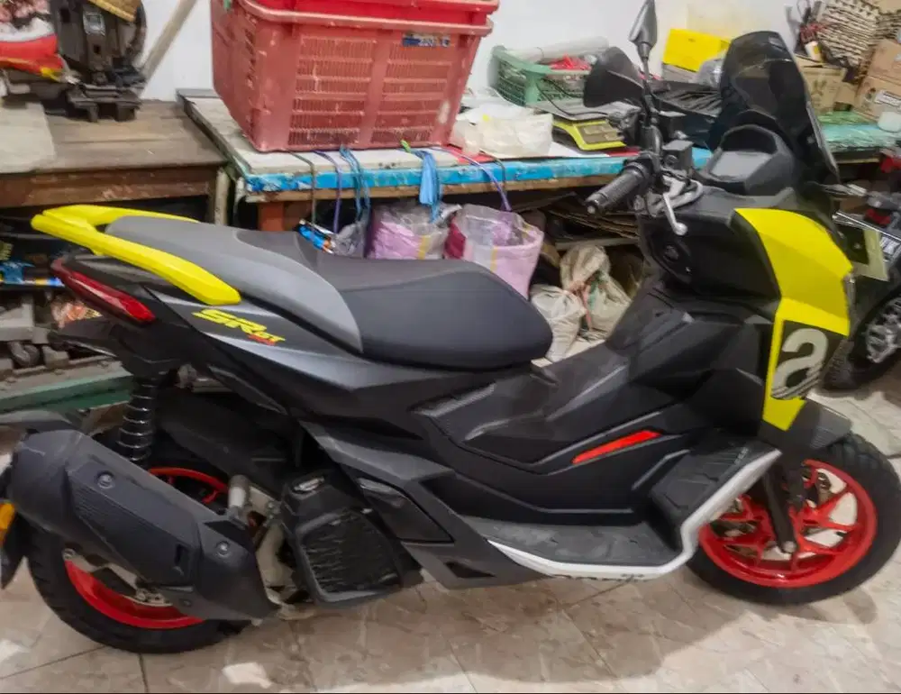 Dijual cepat APRILIA SR GT 200
