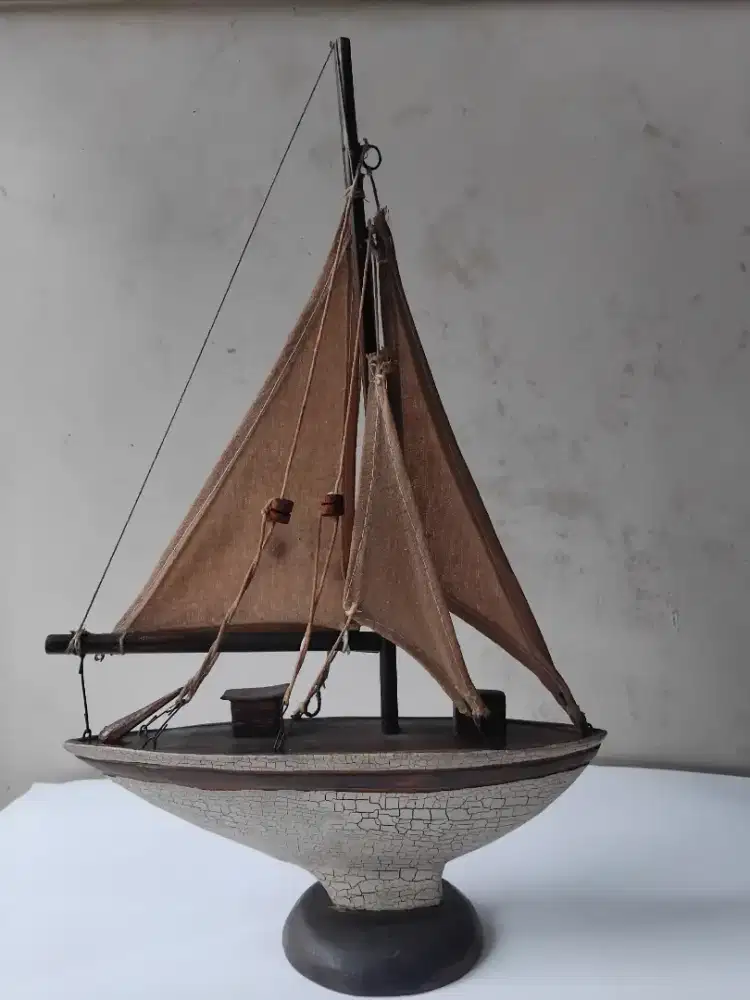 Miniatur Kapal Pinisi