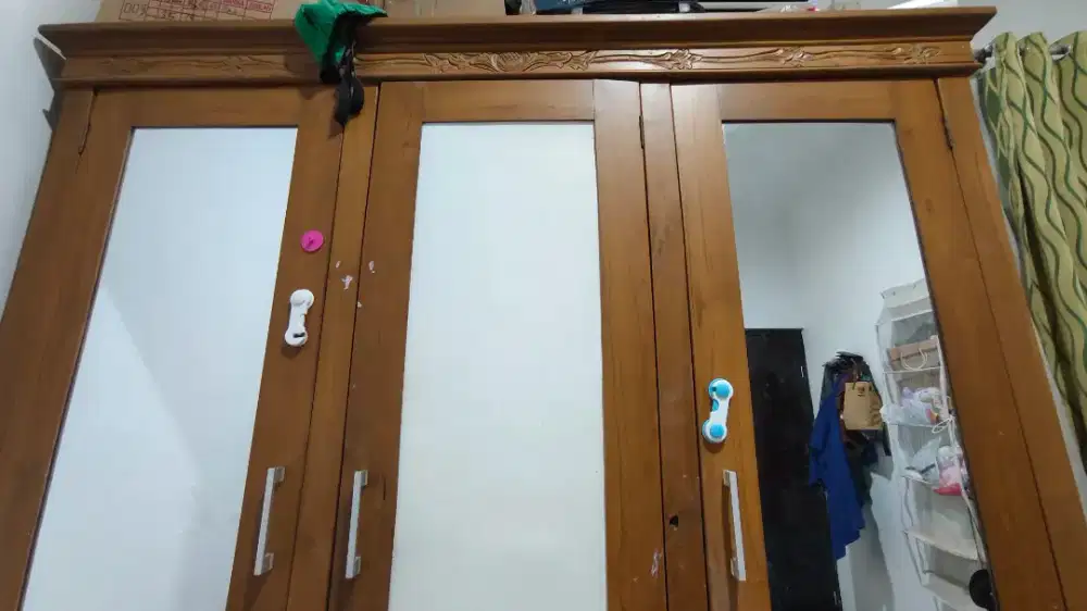 Lemari Jati 3 Pintu