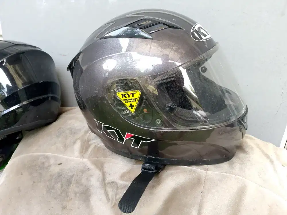 Helm KYT R10 Fullface