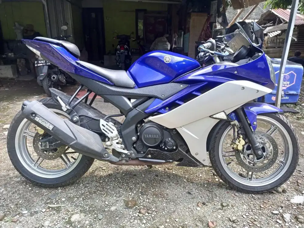 Yamaha R15 2016