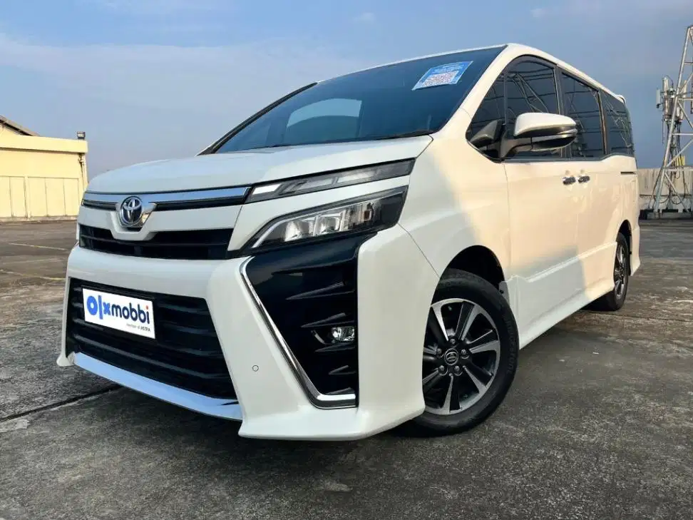DP RENDAH - Toyota Voxy 2.0 Bensin-AT 2020 SSMI