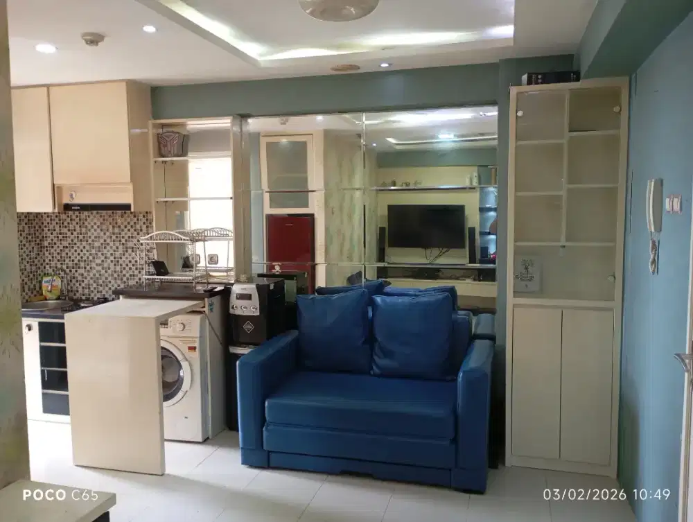 DISEWAKAN UNIT RENOVASI JADI SATU KAMAR FURNIS DEKAT MALL BASSURA