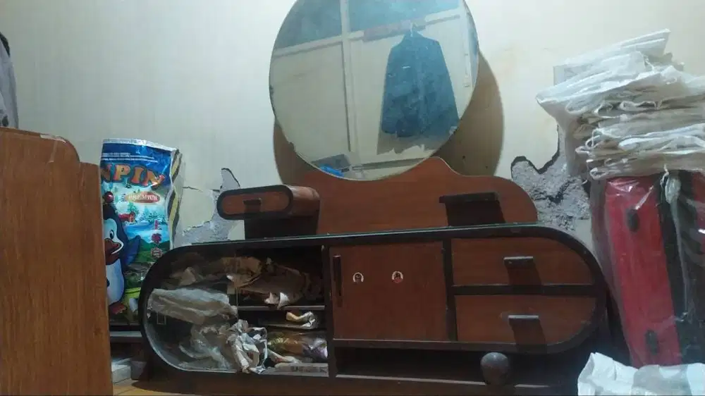 Meja Rias Jati ukuran (cm) 128 x 30 x 130 Surabaya